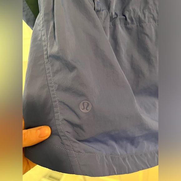 Lululemon Evergreen Anorak size 2 - Picture 7 of 7